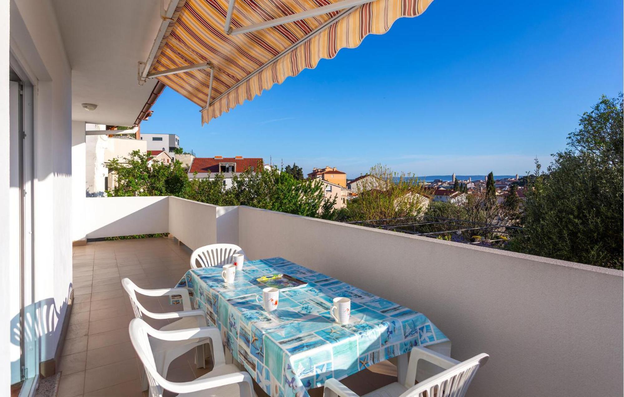 Appartement 2 Bedroom Stunning In Rab